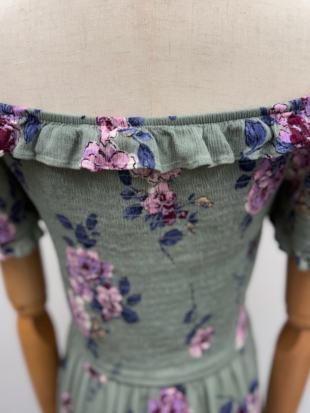 Xhilaration Green Floral Off Shoulder Smocked Dress Medium NWT - Picture 7 of 12